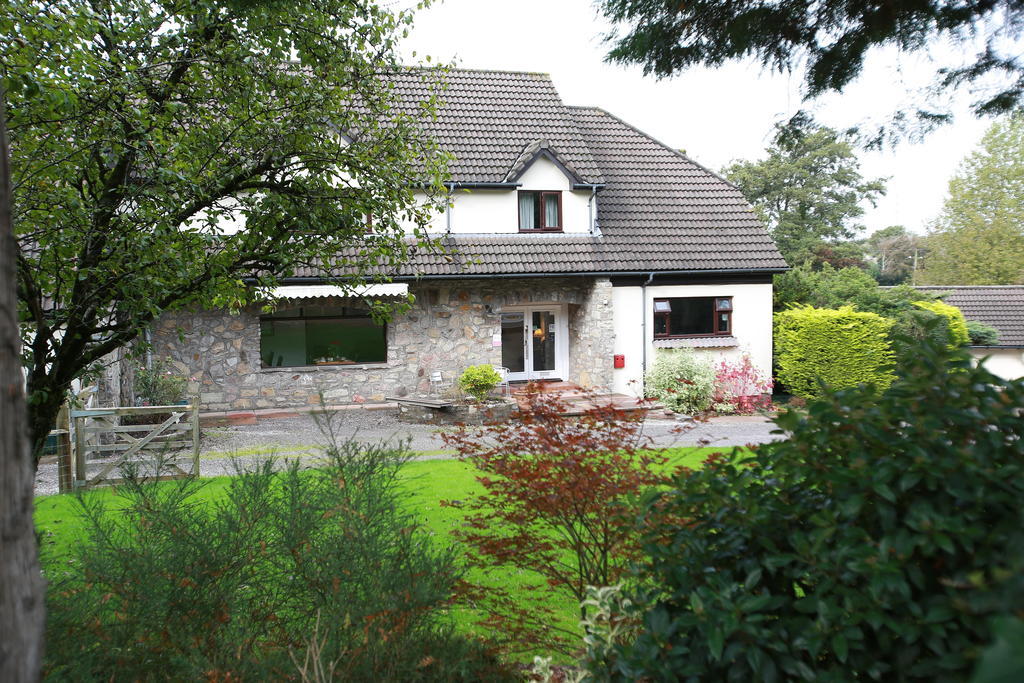 Ewenny Farm Guest House Bridgend  Dış mekan fotoğraf