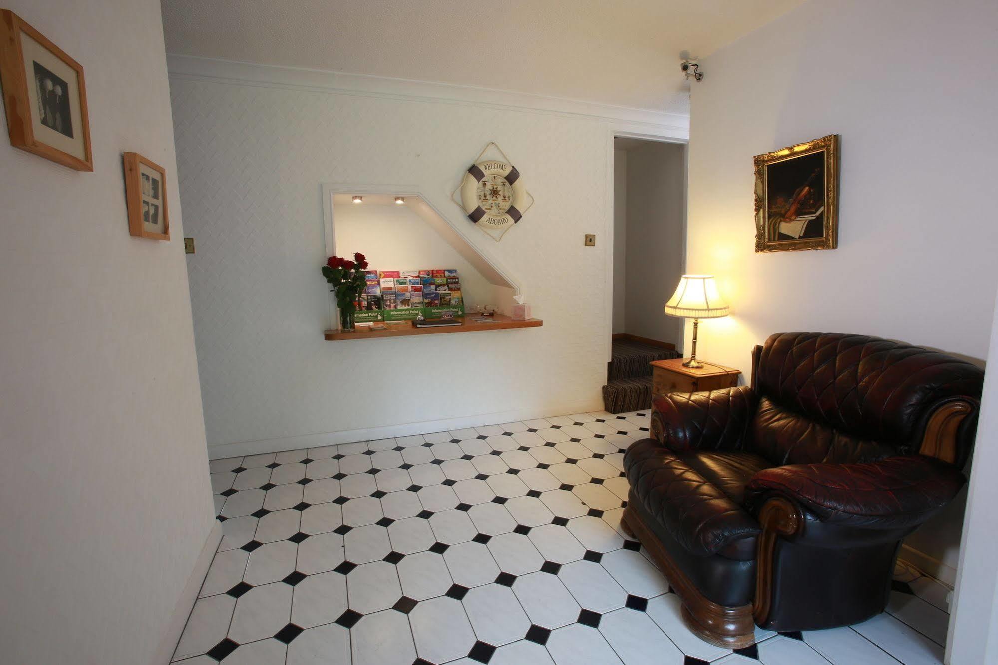 Ewenny Farm Guest House Bridgend  Dış mekan fotoğraf